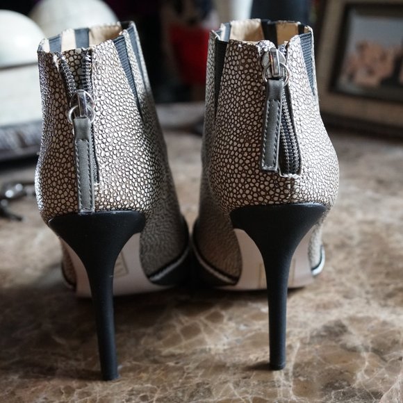 GX by Gwen Stefani Fumiko Army Green Bootie Sz 8 - Picture 9 of 14